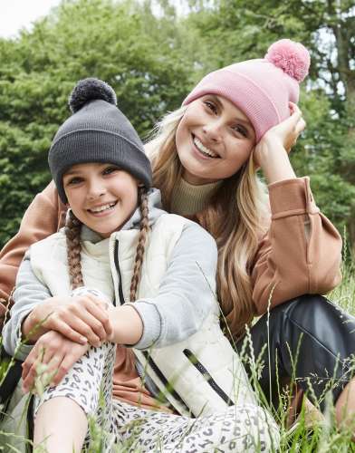Przejdź do produktu Czapka Original Junior z pomponem 965.69