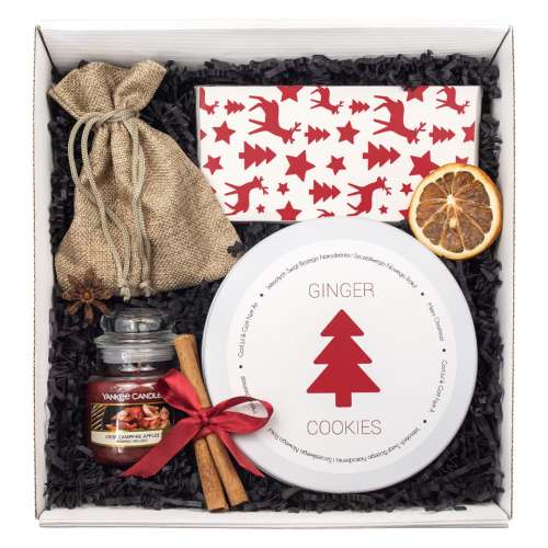 Przejdź do produktu Giftbox G1 - paczki świąteczne (czekolada z orzechami, ciasteczka z imbirem, świeca Yankee Candle, cukierki w woreczku)